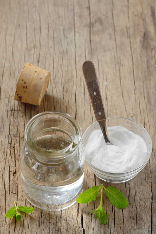 Baking soda mouthwash